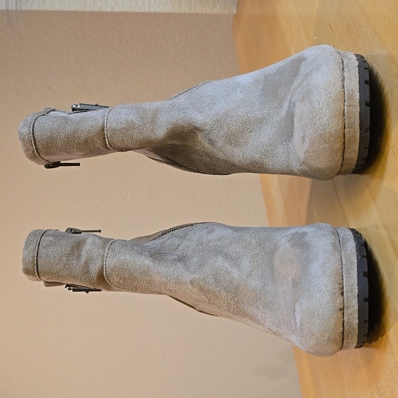 Sun + Stone Veraa Microsuede Buckle Ankle Boots Size 8 - Picture 4 of 8